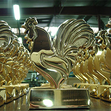 Trophées bronze de fonderie en fabrication
