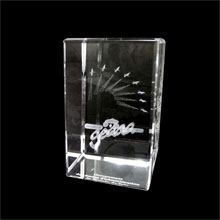 trophée bloc verre dessin laser Motif en 2D avec effet relief 5*5*8cm
