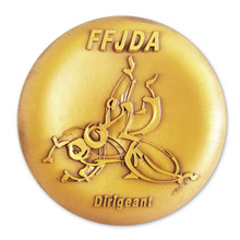 Médaille fond bombé effet galette FFJDA