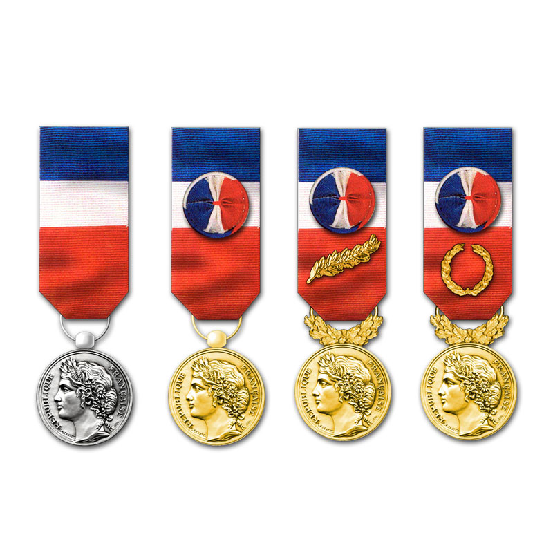 Vitrine pour médailles et pin's